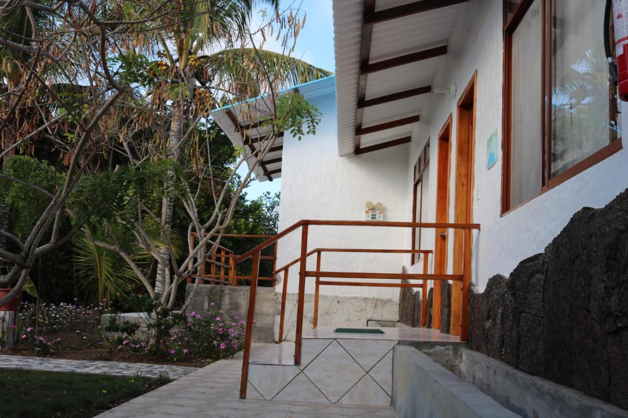 Cartago Bay Lodge *
