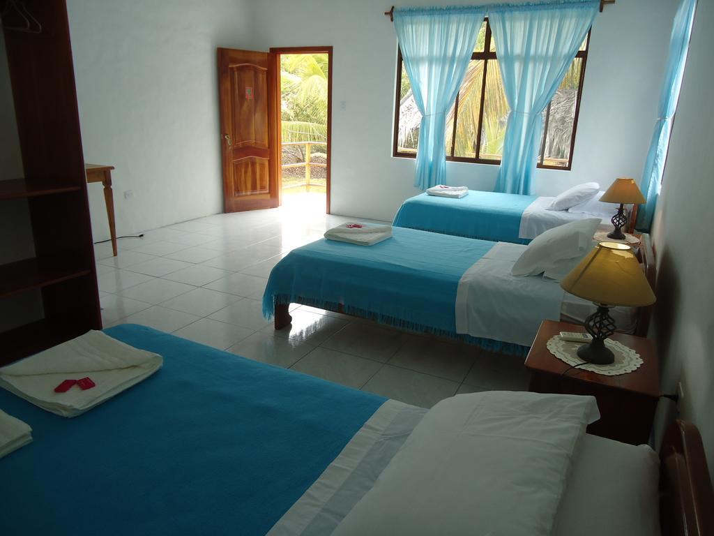 Cartago Bay Lodge *